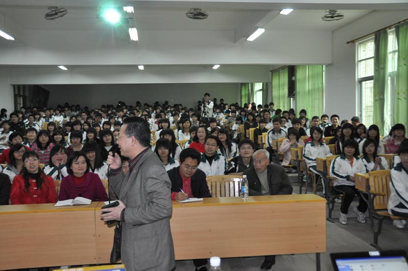 易说堂电话英语ceo张继承为虎山中学学生演讲:学习方法和学习技巧